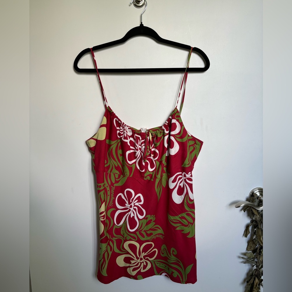 Vintage Manuheali’i Red, Green, White Top